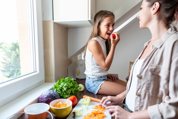 Jak dieta wpływa na płodność? Kluczowe składniki odżywcze dla przyszłych rodziców