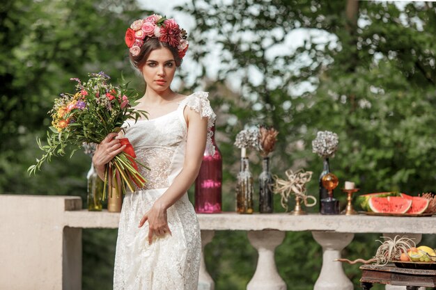 Jak połączyć elegancję z naturą w organizacji wymarzonego wesela?